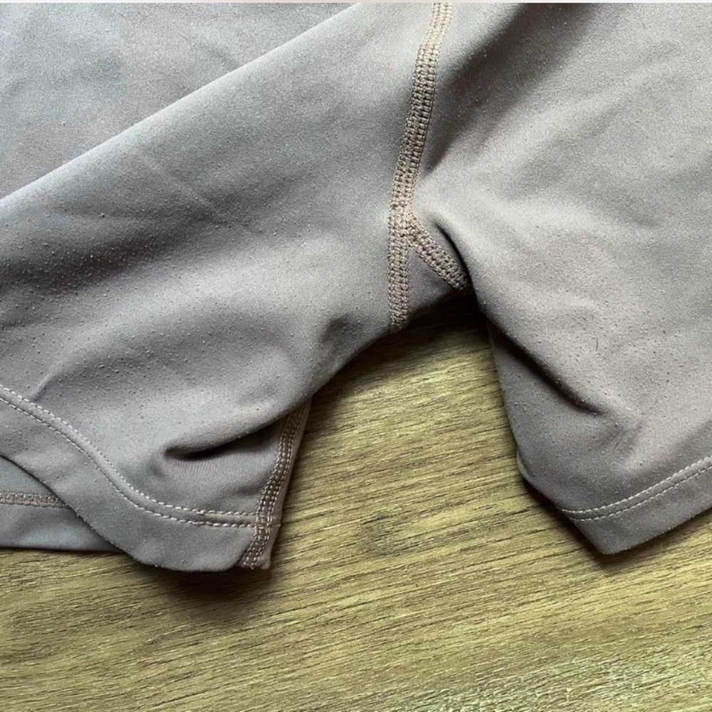 🦋 Tan High Rise Seamless Shorts 🦋 - Picture 4 of 5